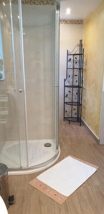 רוביני Apartments Adri, Parking In The Yard מראה חיצוני תמונה